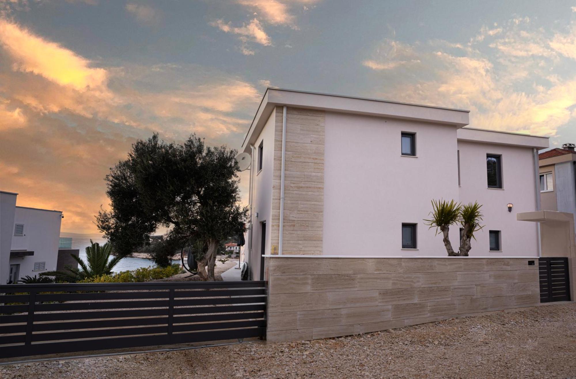 Sea Queen Villa *